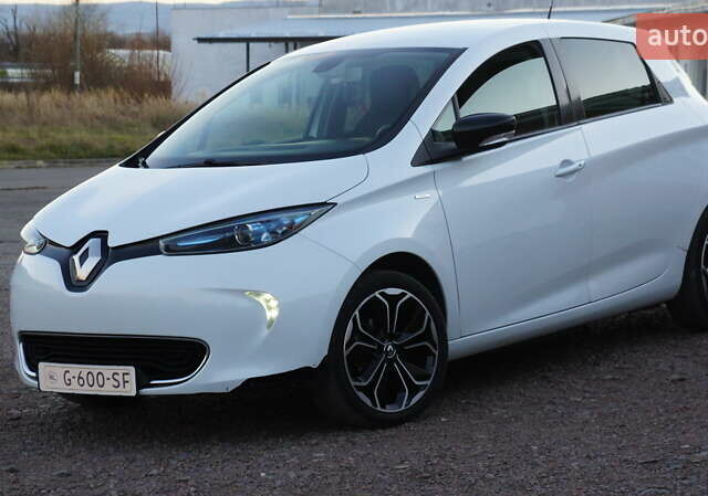 Белый Рено Зое, объемом двигателя 0 л и пробегом 159 тыс. км за 8950 $, фото 7 на Automoto.ua