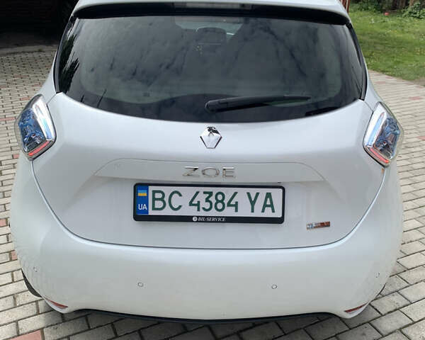 Белый Рено Зое, объемом двигателя 0 л и пробегом 173 тыс. км за 9500 $, фото 2 на Automoto.ua