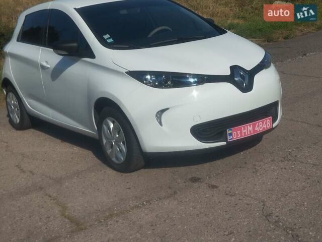 Белый Рено Зое, объемом двигателя 0 л и пробегом 27 тыс. км за 9800 $, фото 7 на Automoto.ua