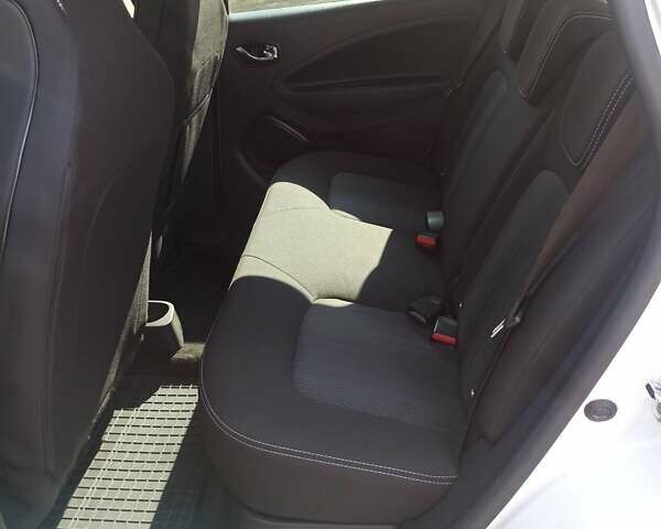 Білий Рено Зое, об'ємом двигуна 0 л та пробігом 62 тис. км за 8700 $, фото 17 на Automoto.ua