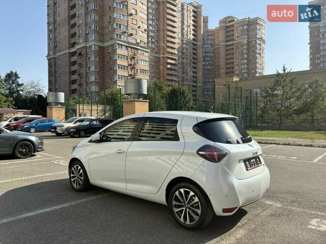 Белый Рено Зое, объемом двигателя 0 л и пробегом 94 тыс. км за 13300 $, фото 25 на Automoto.ua