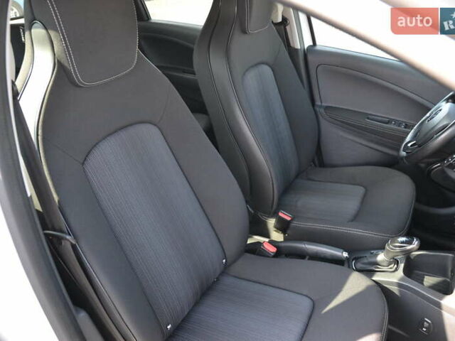 Білий Рено Зое, об'ємом двигуна 0 л та пробігом 80 тис. км за 9500 $, фото 35 на Automoto.ua