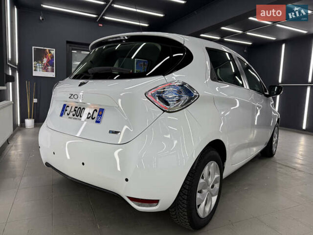 Белый Рено Зое, объемом двигателя 0 л и пробегом 21 тыс. км за 9950 $, фото 4 на Automoto.ua