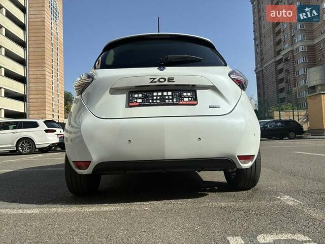 Белый Рено Зое, объемом двигателя 0 л и пробегом 94 тыс. км за 13300 $, фото 22 на Automoto.ua