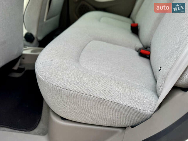 Білий Рено Зое, об'ємом двигуна 0 л та пробігом 22 тис. км за 9995 $, фото 46 на Automoto.ua