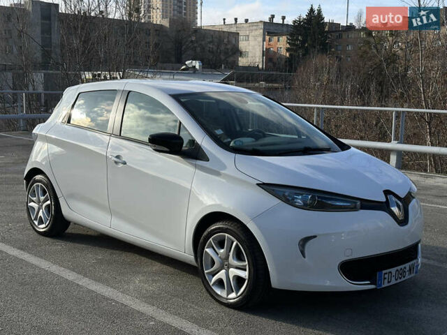 Белый Рено Зое, объемом двигателя 0 л и пробегом 27 тыс. км за 11500 $, фото 6 на Automoto.ua