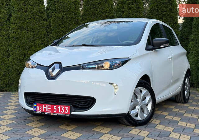 Белый Рено Зое, объемом двигателя 0 л и пробегом 53 тыс. км за 10150 $, фото 4 на Automoto.ua