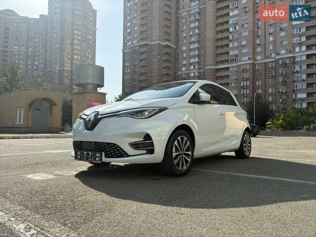 Белый Рено Зое, объемом двигателя 0 л и пробегом 94 тыс. км за 13300 $, фото 36 на Automoto.ua
