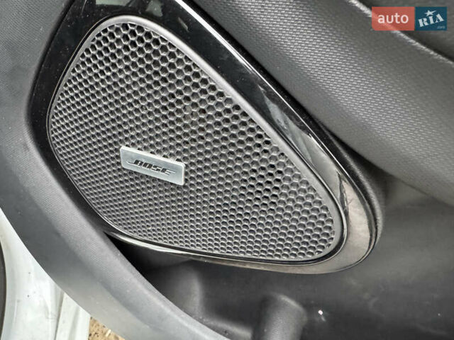 Белый Рено Зое, объемом двигателя 0 л и пробегом 150 тыс. км за 7550 $, фото 5 на Automoto.ua