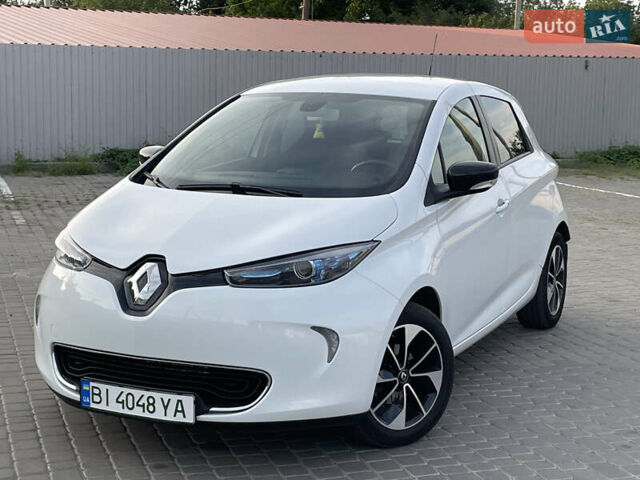Белый Рено Зое, объемом двигателя 0 л и пробегом 84 тыс. км за 10500 $, фото 1 на Automoto.ua