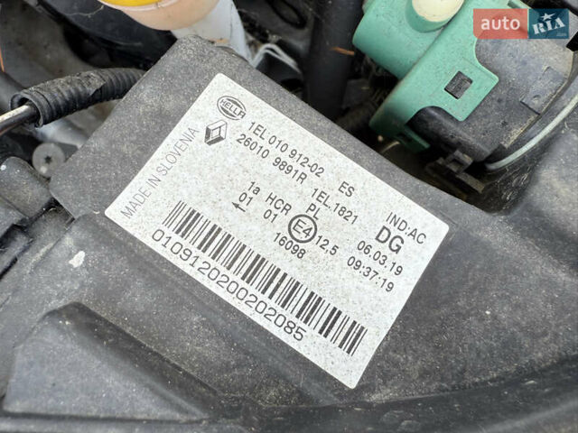 Белый Рено Зое, объемом двигателя 0 л и пробегом 112 тыс. км за 8900 $, фото 35 на Automoto.ua