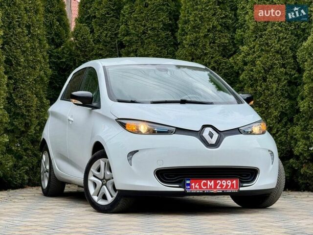 Белый Рено Зое, объемом двигателя 0 л и пробегом 60 тыс. км за 10300 $, фото 1 на Automoto.ua