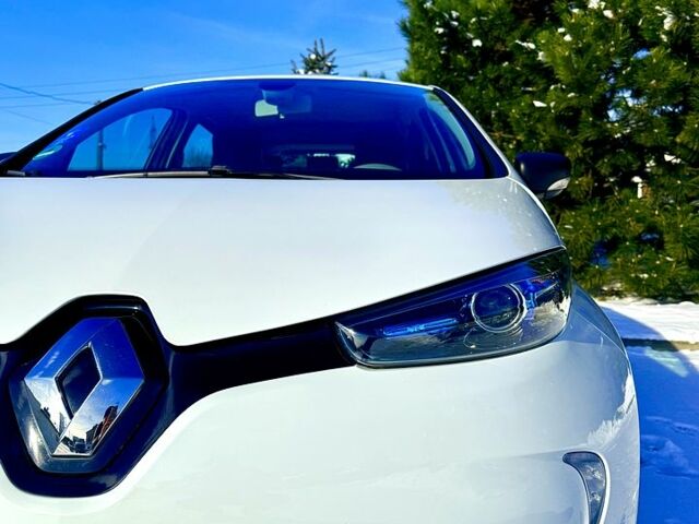 Белый Рено Зое, объемом двигателя 68 л и пробегом 60 тыс. км за 10600 $, фото 5 на Automoto.ua