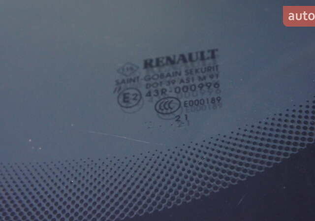 Белый Рено Зое, объемом двигателя 0 л и пробегом 159 тыс. км за 8950 $, фото 16 на Automoto.ua