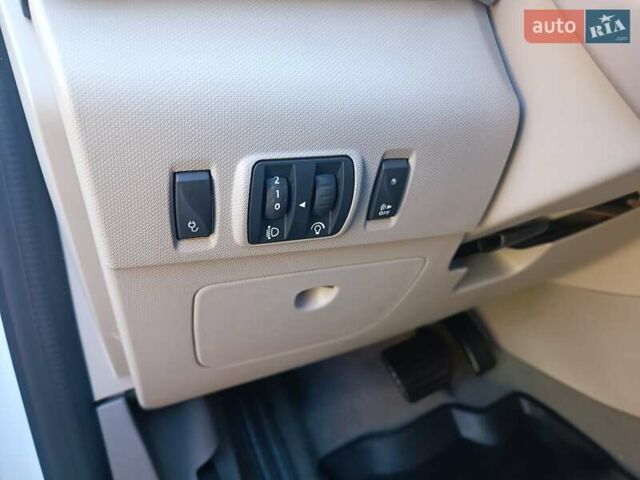 Рено Зое 2019 в Луцке на Automoto.ua Белый Рено Зое, объемом двигателя 0 л и пробегом 65 тыс. км за 10200 $, фото 63 на Automoto.ua