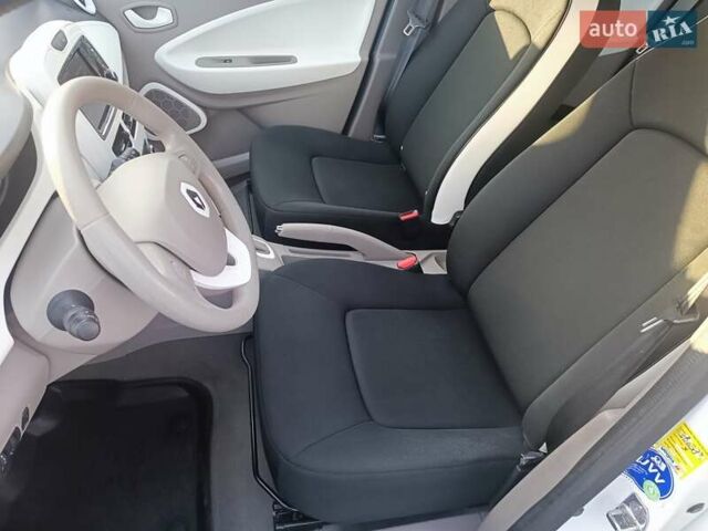 Рено Зое 2019 в Луцке на Automoto.ua Белый Рено Зое, объемом двигателя 0 л и пробегом 65 тыс. км за 10200 $, фото 7 на Automoto.ua
