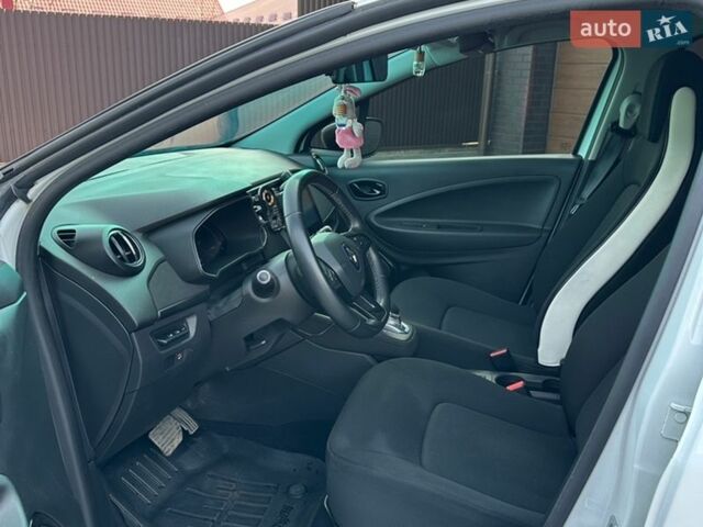 Білий Рено Зое, об'ємом двигуна 0 л та пробігом 38 тис. км за 12600 $, фото 16 на Automoto.ua