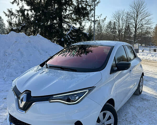 Белый Рено Зое, объемом двигателя 0 л и пробегом 31 тыс. км за 11999 $, фото 1 на Automoto.ua