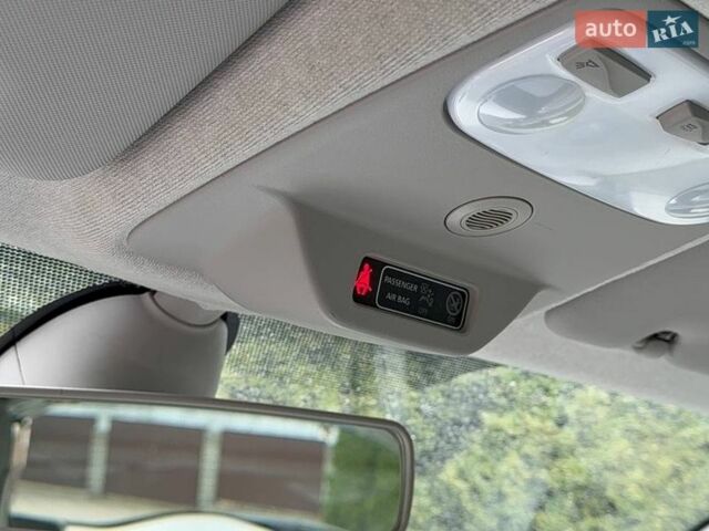 Белый Рено Зое, объемом двигателя 0 л и пробегом 60 тыс. км за 10300 $, фото 33 на Automoto.ua