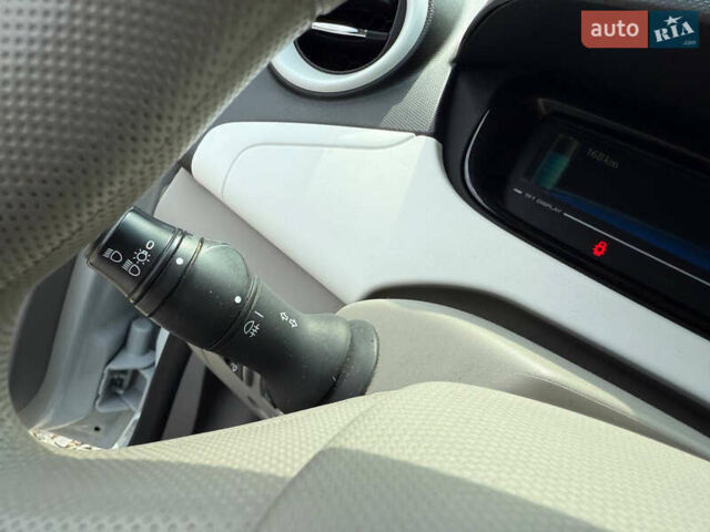 Белый Рено Зое, объемом двигателя 0 л и пробегом 69 тыс. км за 9450 $, фото 26 на Automoto.ua