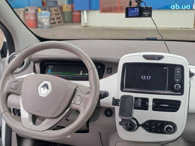 Білий Рено Зое, об'ємом двигуна 0 л та пробігом 116 тис. км за 10640 $, фото 5 на Automoto.ua