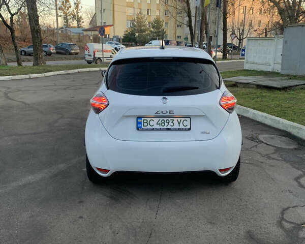 Белый Рено Зое, объемом двигателя 0 л и пробегом 29 тыс. км за 10900 $, фото 6 на Automoto.ua