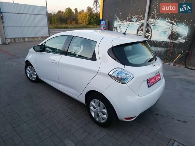 Белый Рено Зое, объемом двигателя 0 л и пробегом 65 тыс. км за 10250 $, фото 5 на Automoto.ua