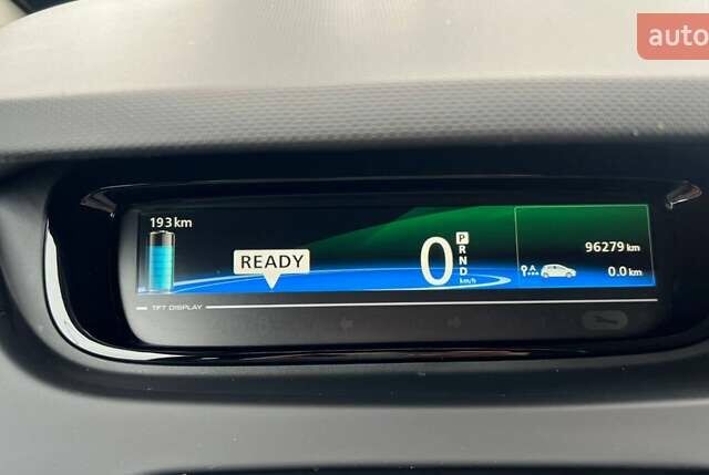 Белый Рено Зое, объемом двигателя 0 л и пробегом 93 тыс. км за 9999 $, фото 18 на Automoto.ua