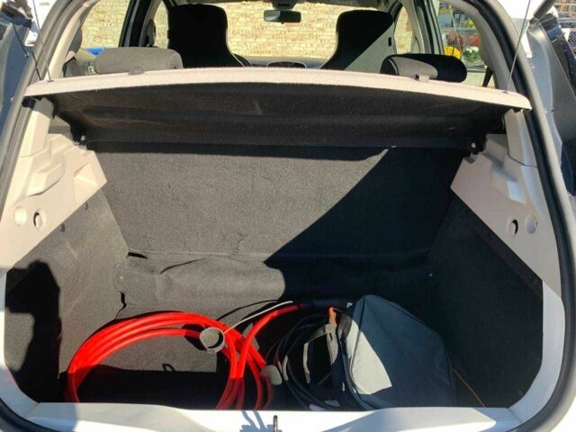 Белый Рено Зое, объемом двигателя 0 л и пробегом 62 тыс. км за 9399 $, фото 22 на Automoto.ua