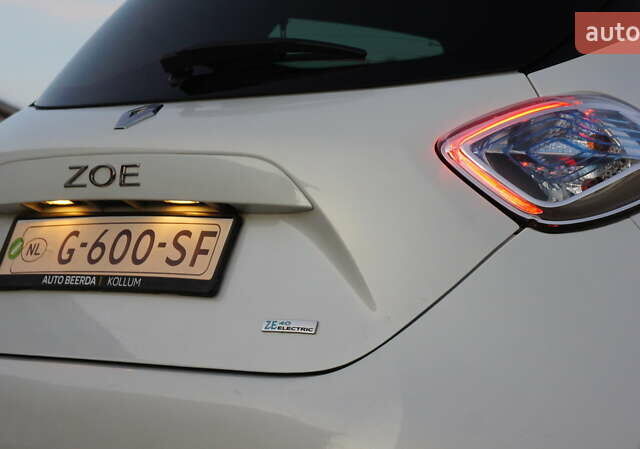 Белый Рено Зое, объемом двигателя 0 л и пробегом 159 тыс. км за 8950 $, фото 11 на Automoto.ua