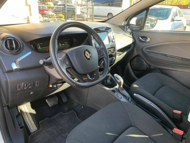 Белый Рено Зое, объемом двигателя 0 л и пробегом 62 тыс. км за 9399 $, фото 12 на Automoto.ua