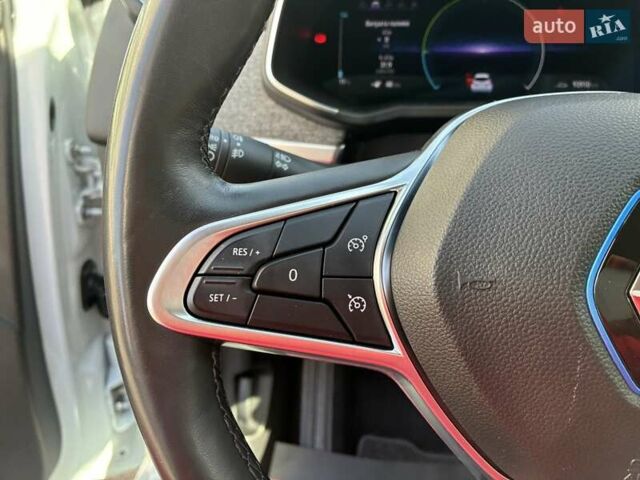 Белый Рено Зое, объемом двигателя 0 л и пробегом 94 тыс. км за 13300 $, фото 91 на Automoto.ua