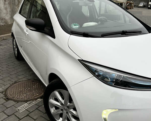 Білий Рено Зое, об'ємом двигуна 0 л та пробігом 109 тис. км за 8900 $, фото 24 на Automoto.ua