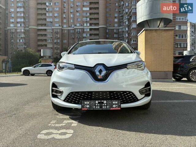 Белый Рено Зое, объемом двигателя 0 л и пробегом 94 тыс. км за 13300 $, фото 2 на Automoto.ua