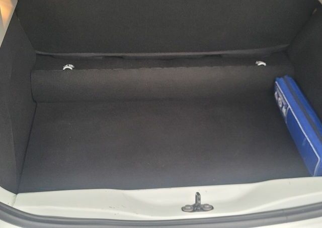 Білий Рено Зое, об'ємом двигуна 0 л та пробігом 73 тис. км за 8700 $, фото 5 на Automoto.ua