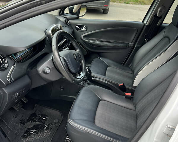 Рено Зое 2019 в Луцке на Automoto.ua Белый Рено Зое, объемом двигателя 0 л и пробегом 70 тыс. км за 11400 $, фото 19 на Automoto.ua