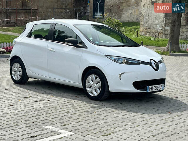 Белый Рено Зое, объемом двигателя 0 л и пробегом 25 тыс. км за 9700 $, фото 3 на Automoto.ua