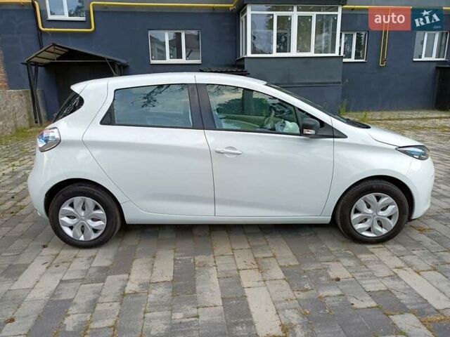 Белый Рено Зое, объемом двигателя 0 л и пробегом 19 тыс. км за 9950 $, фото 22 на Automoto.ua