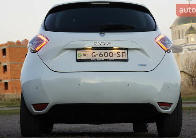 Белый Рено Зое, объемом двигателя 0 л и пробегом 159 тыс. км за 8950 $, фото 10 на Automoto.ua