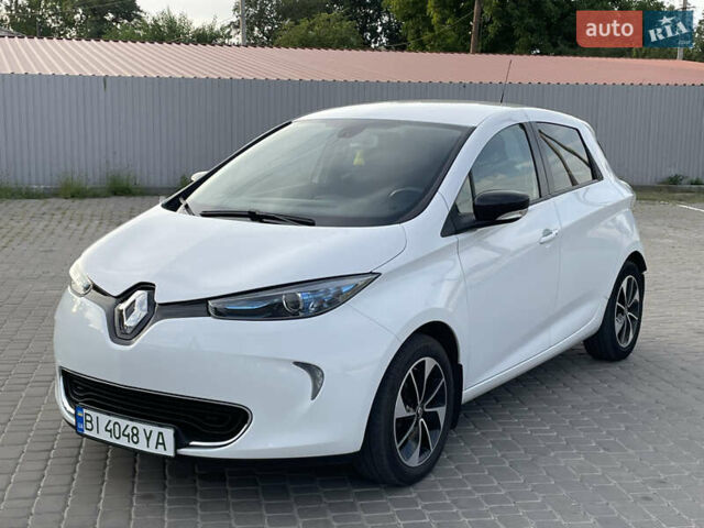 Белый Рено Зое, объемом двигателя 0 л и пробегом 84 тыс. км за 10200 $, фото 2 на Automoto.ua