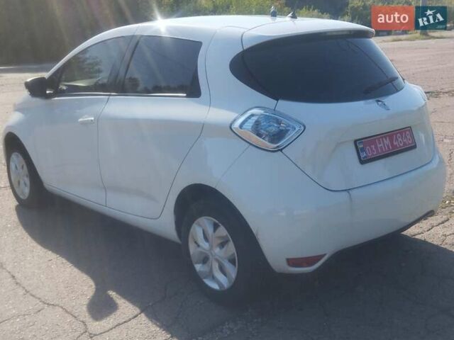 Белый Рено Зое, объемом двигателя 0 л и пробегом 27 тыс. км за 9800 $, фото 4 на Automoto.ua