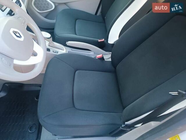Рено Зое 2019 в Луцке на Automoto.ua Белый Рено Зое, объемом двигателя 0 л и пробегом 65 тыс. км за 10200 $, фото 67 на Automoto.ua