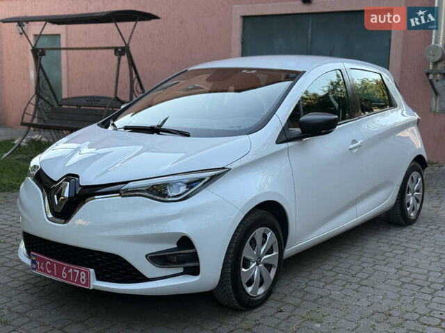 Белый Рено Зое, объемом двигателя 0 л и пробегом 44 тыс. км за 11999 $, фото 2 на Automoto.ua