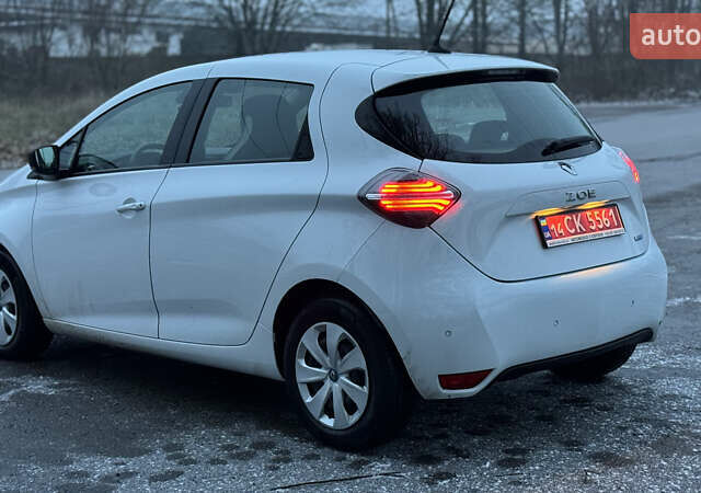 Белый Рено Зое, объемом двигателя 0 л и пробегом 13 тыс. км за 13000 $, фото 3 на Automoto.ua