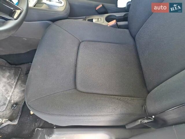 Белый Рено Зое, объемом двигателя 0 л и пробегом 53 тыс. км за 13500 $, фото 6 на Automoto.ua
