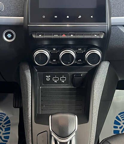 Белый Рено Зое, объемом двигателя 0 л и пробегом 88 тыс. км за 13650 $, фото 18 на Automoto.ua