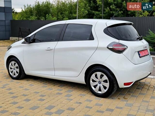 Белый Рено Зое, объемом двигателя 0 л и пробегом 74 тыс. км за 11600 $, фото 3 на Automoto.ua