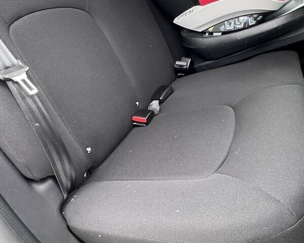 Белый Рено Зое, объемом двигателя 0 л и пробегом 17 тыс. км за 12999 $, фото 8 на Automoto.ua