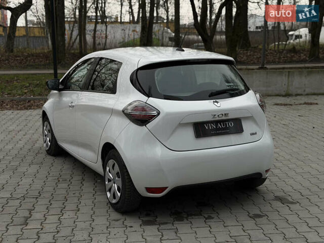 Білий Рено Зое, об'ємом двигуна 0 л та пробігом 28 тис. км за 12222 $, фото 5 на Automoto.ua