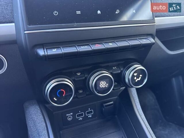 Белый Рено Зое, объемом двигателя 0 л и пробегом 83 тыс. км за 11999 $, фото 22 на Automoto.ua